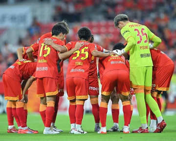 “８層の波”は「頂を目ざす意志を表現」。名古屋が百年構想リーグで着用する新ユニを発表！「斬新なデザイン」「派手な柄でいい！」の声