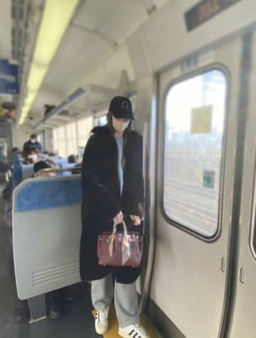 観月ありさのプライベート“お忍び姿”に騒然　山下智久、川口春奈ほか…電車移動を明かした大物芸能人たち