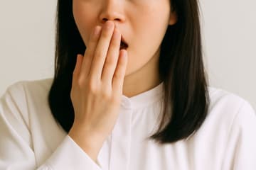 「一緒にいると恥ずかしい…」　幼稚で教養がないと感じる人の特徴