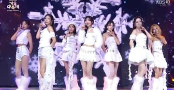 LOVELYZ、完全体でステージ披露！「2025 KBS歌謡祭」世代・ジャンルを超えた豪華コラボが話題