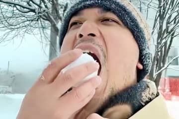 日本で雪を食べたインフルエンサーが大変なことに、医師「絶対にだめ」―香港メディア