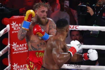 レフェリーが試合中に異例の説教「こんなクソ試合見るために…」　お騒がせYouTuberに喝「戦え」