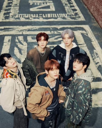 NOWZ『EVERGLOW』米ビルボードのスタッフ・ピック「2025年最高のK-POPソング」に選出