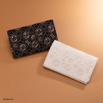 「ドラえもん」ワンランク上の大人っぽアイテムを持ち歩こう！ 甲州印伝の新作ミニウォレット＆復刻版カードケースが登場
