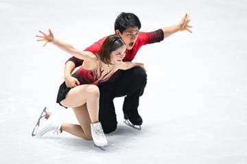 演技直前に左肩脱臼…三浦を救った木原の言葉「あなたはできる」　SP貫禄の首位発進【全日本フィギュア】