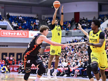 第4Qで30－16と大阪を圧倒、仙台が連勝数を「4」に…カルバーが連続ダンクで存在感発揮