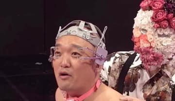 みなみかわ、水槽に入れられデンキナマズが…“体を張った罰ゲーム”に霜降り・せいや「昭和のテレビ戻ってきた！」