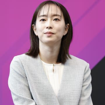 「昨晩は楽しくてあっという間の時間」石川佳純がテニス界の“大物”と女子会を満喫！サンクスツアー完走で祝福のケーキを手にニッコリ