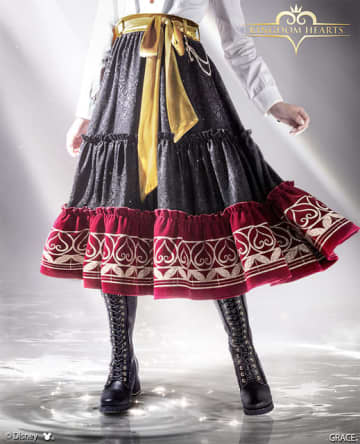 心ときめく♪ 「キングダム ハーツ」ソラ、リクらをイメージ＆キーブレードも光る「MAYLA」スカート登場