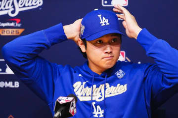 ドジャース大谷翔平、直筆サインカードが衝撃の『過去最高値』で落札。米国在住の家族が出品、1枚で"億万長者"。ちなみに山本由伸は…