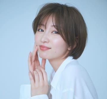 岡崎紗絵 AIで手相占い「良いことばっかり言ってくれるので…」“辛口AI”をリクエスト