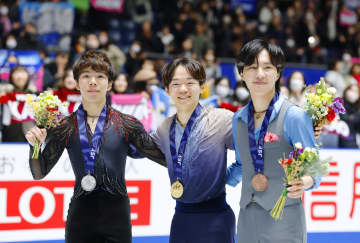 フィギュア鍵山2連覇で五輪代表　2位佐藤、3位三浦も確実