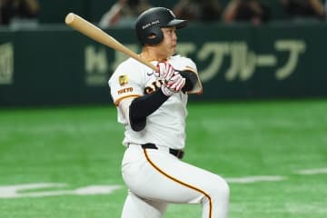 最終戦で“HR王”…異国で特大弾「巨人の村上」　22歳に高まる期待「相変わらずエグい」