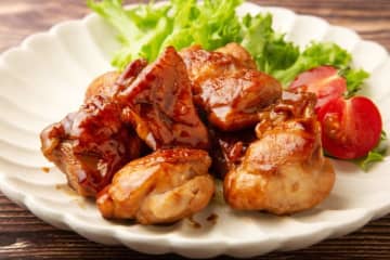 ギャル曽根『チキンのコクうまみ焼き』の作り方を伝授！忙しい時でも超美味しく作れる…炒め絡めたら完成する簡単レシピに主婦から「ご飯もお酒も進みそう」「疲れてる時でも作れる」の声