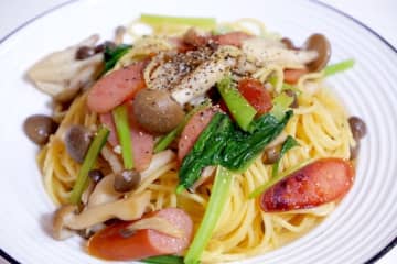 ロバート馬場、”仰け反るぐらいおいしい”『焦がしバターのガーリック醤油パスタ』のレシピが話題！本人も”にんにくパスタ界の最高峰”と豪語する絶品パスタに主婦も大注目「全て冷蔵庫の中にある！」「これは美味いやろ」