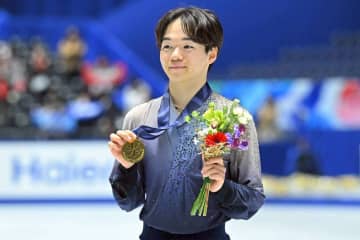 「まだまだ弱い」それでも五輪切符。鍵山優真が涙の全日本連覇後に語った反省とミラノへの覚悟【全日本フィギュア】