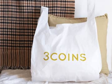 「それドコの！？」→ 実は【3COINS】です♡ 大人の高見え！「ベロアアイテム」