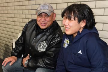 【レスリング】〝野獣〟藤田和之の長女・眞妃琉が全日本初出場で３位　パパ「無事に勝ちました」