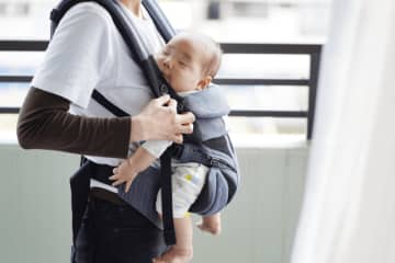 【頑張るママへ】抱っこで硬くなる「手のひら〜背中」の繋がりをゆるめる朝習慣
