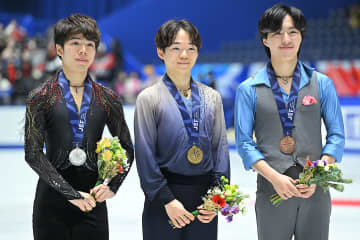 「漫画みたいな展開」鍵山優真、佐藤駿、三浦佳生“関東三羽烏”が辿り着いた全日本の表彰台【男子フィギュア】