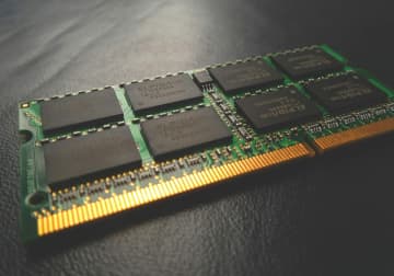 メモリ価格「来年1月に2倍」の衝撃…2028年まで続く“デジタル増税”の正体