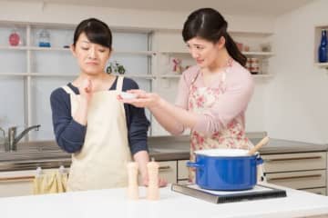 「塩が足りなくて息子が倒れる！」関西出身、出汁重視の嫁の料理に激怒　挙げ句、実家にクレーム電話を入れた義母