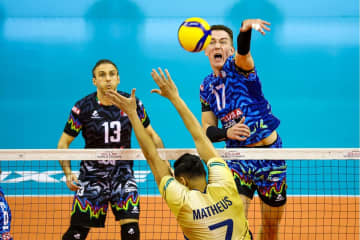 ペルージャがブラジルのヴォレイ・レナタに完勝！ 大阪Ｂの待つ決勝へ【世界クラブ選手権】