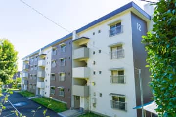 面識のないアパートの隣人から"植木の水やり"をお願いされた私。受け取ったのは……→独特なご近所付き合いに反響