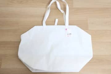 ダイソーで売ってて助かった～！大容量なのに高コスパ♡買い物やお出かけに大活躍なバッグ