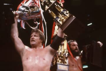 全日本８３年最強タッグを席巻！「巨獣コンビ」ハンセン＆ブロディが鶴田＆天龍にバックドロップ二重奏