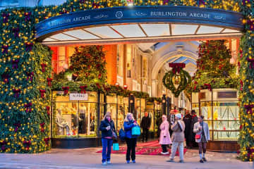 「ほぼ全員にびっくり仰天されます」　イギリス人が信じられない日本のクリスマス　チキン以外に驚くこととは