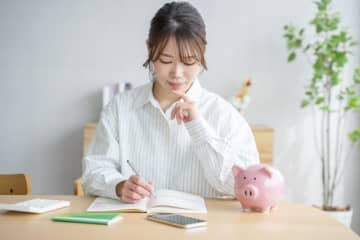 預金だけでは不安な時代に注目されるお金の預け先