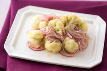 余った野菜の整理にもなる【簡単・洋風マリネの作りおき】にんじんと大根のピクルス風マリネ、カリフラワーのカレーマリネ