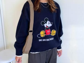 “ミッキー”デザインが可愛い！【ZOZOTOWN】テーマパークにもおすすめ「注目セーター」