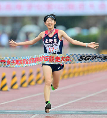 長野東が1区から先頭譲らず連覇達成　川上南海が区間賞の好発進　3区の真柴愛里が区間新で突き放す　全国高校駅伝・女子