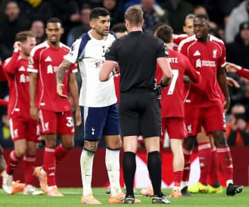 「重大なミスだ。理解できない」トッテナム指揮官、リバプールの得点有効→主将が退場に激怒「審判が職務を果たしていれば…」