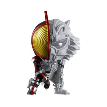 「仮面ライダー」にアート視点を取り入れ立体化！1回1,000円の高級ガシャポンが存在感抜群