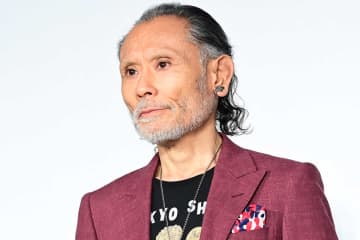 71歳・片岡鶴太郎、芸人時代やボクシング、絵画も…多才な変遷動画に