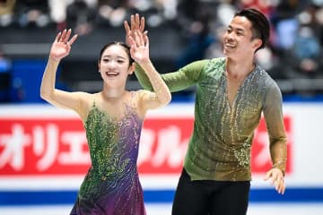 ペアゆなすみV　「ワァオ」高得点で初五輪確実　りくりゅう棄権は「寂しかった」【全日本フィギュア】