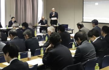 広島カキ大量死受け意見交換会　県漁連会長「存続へ支援を」