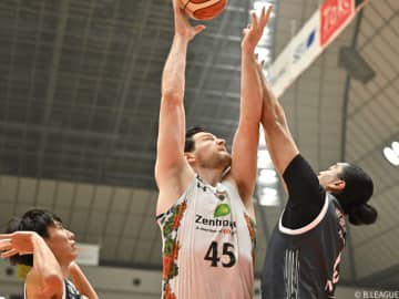 琉球が富山の猛追を振り切り接戦を制す…ジャック・クーリーが25得点19リバウンドの活躍