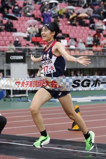 男子は学法石川が初優勝　長野東は女子連覇、高校駅伝