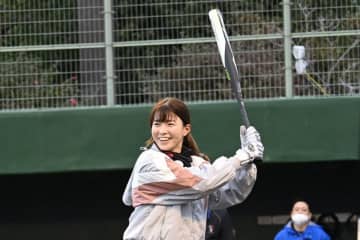 渋野日向子　地元・岡山で小学生ソフトボール大会主催「たくさんのパワーをもらった」