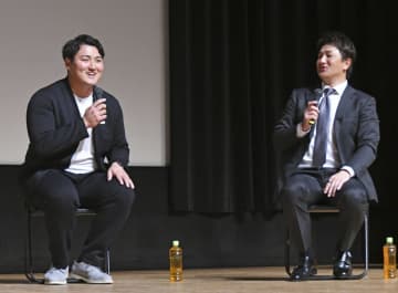 佐々木麟太郎が地元岩手で登壇　ドラフト1位指名後、初の公の場