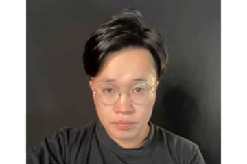 「瞳に吸い込まれそう」　メガネ姿のパパが別人級の美女に変身！　究極メイクでのビフォーアフターに驚きの声