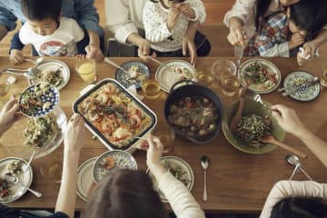 「お金出す感じなの?」手ぶらで来たママ友が放った一言…クリスマスパーティーで露呈した非常識な本性