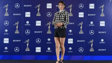 「足長すぎ」安田祐香のミニスカ美脚に視線集中　JLPGAアワード登壇姿が話題「誰かわかりませんでした」「飛び抜けてかわいい」