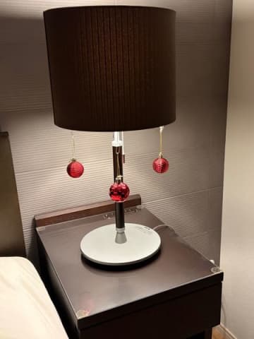 『ツリーを処分して正解！』クリップと安全ピンが大活躍の大人クリスマスデコ