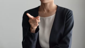 フィフィが静岡県知事に一喝『”意地悪国家”に依存しない経済を構築した方がいい』『みっともないから』…ネットでも”外国依存”の観光ビジネスについてコメント殺到「今こそ国内旅行者を獲得する好機」「特に伊豆なんかはアジア系経営のホテルが連立してるしね」「リスクヘッジをするのは商売であれば当然」