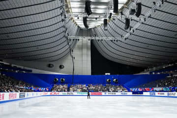 「待ってえぇ」フィギュア中継で騒然　映った超大物×2に海外反応「史上最高が一画面に」